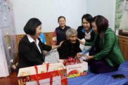 LÃNH ĐẠO HỘI LIÊN HIỆP PHỤ NỮ HÀ NỘI THĂM, CHÚC TẾT CÁC ĐỐI TƯỢNG CHÍNH SÁCH NHÂN DỊP TẾT NGUYÊN ĐÁN QUÝ MÃO 2023