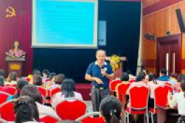 Hội viên phụ nữ tập huấn kỹ năng phòng ngừa và cảm hóa người bán dâm