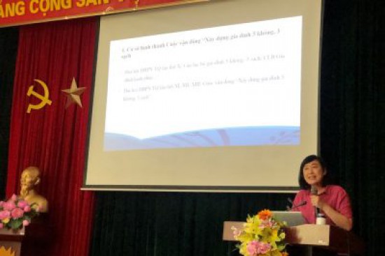 Cán bộ, hội viên phụ nữ Thủ đô tìm hiểu Cuộc vận động Xây dựng gia đình 5 không, 3 sạch