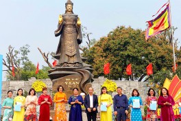 Hấp dẫn “Lễ hội áo dài – Sắc xuân xuống phố”