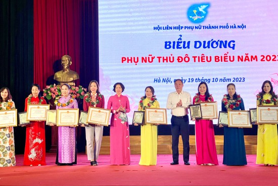 Biểu dương 64 Chủ tịch Hội cơ sở giỏi và phụ nữ Thủ đô tiêu biểu năm 2023
