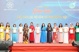 Màn đồng diễn dân vũ 600 người của phụ nữ Thủ đô