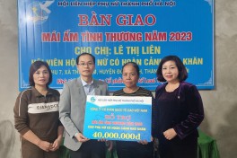 Hội LHPN Hà Nội phối hợp cùng Công ty cổ phần quốc tế Lead Việt Nam trao tặng mái ấm tình thương cho phụ nữ có hoàn cảnh khó khăn huyện Đông Anh và Chương Mỹ.
