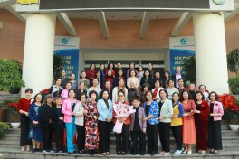 Thăm hỏi, gặp mặt cán bộ hưu trí cơ quan Hội LHPN Hà Nội nhân dịp Xuân Giáp Thìn 2024