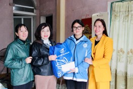 Ngày xuân “nhân” yêu thương cùng “mẹ đỡ đầu“