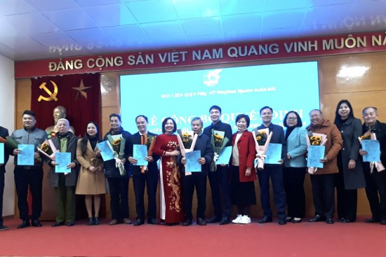 Hội LHPN phường Thanh Xuân Bắc tổ chức Lễ công nhận hội viên danh dự và ra mắt “Tổ phụ nữ khuyết tật”