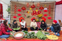 Mang Tết đầm ấm tới gia đình phụ nữ khó khăn