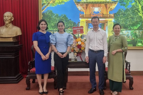 Hội LHPN Hà Nội chúc mừng ngày thành lập ngành Thể thao Việt Nam