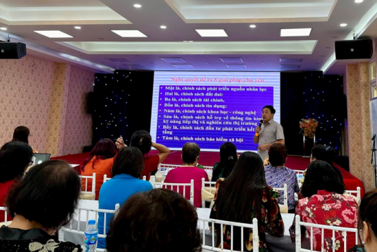 Các cấp Hội LHPN Hà Nội hỗ trợ tiêu thụ sản phẩm từ hợp tác xã