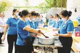 Phụ nữ Thủ đô thi đua học tập và làm theo gương Bác