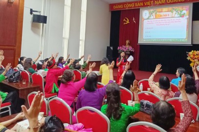 Phụ nữ Thủ đô giao lưu văn nghệ