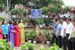 Ra mắt mô hình “Nhà văn hóa xanh, sạch, đẹp” tại thị trấn Văn Điển