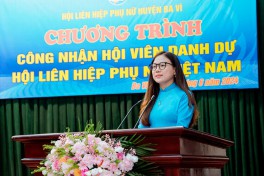 Hội LHPN huyện Ba Vì: Hội viên danh dự ủng hộ 250 triệu đồng cho Quỹ Mái ấm tình thương của Hội