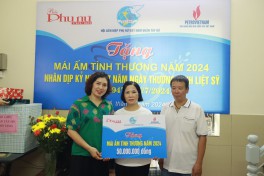 Báo Hội trao “Mái ấm tình thương” cho hộ gia đình chính sách nhân dịp 27/7