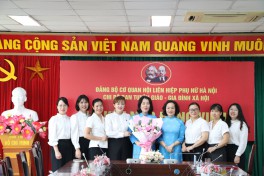 Chi bộ Ban Tuyên giáo - Gia đình xã hội tổ chức Lễ kết nạp đảng viên mới