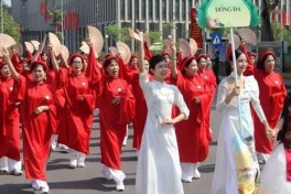 Carnaval Áo dài “Phụ nữ Thủ đô hội nhập và phát triển”