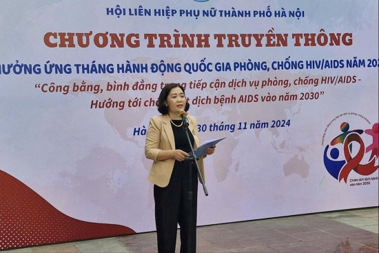 Phụ nữ Thủ đô đạp xe hưởng ứng phòng, chống HIV/AIDS