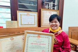 Anh hùng lao động Trịnh Thị Toan: Người thợ giỏi có bàn tay vàng