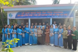 Hội LHPN Hà Nội thăm, tặng quà tri ân những tấm gương phụ nữ tiêu biểu tham gia Đội quân tóc dài và phong trào Đồng Khởi