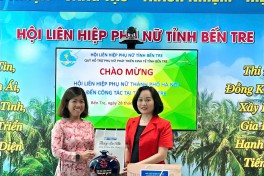 Đoàn công tác Hội LHPN Hà Nội dâng hương tưởng nhớ Nữ tướng Nguyễn Thị Định