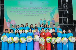 VŨ ĐIỆU ÁO DÀI GIỮA LÒNG HÀ NỘI – NƠI BẢN SẮC VÀ HỘI NHẬP HÒA QUYỆN