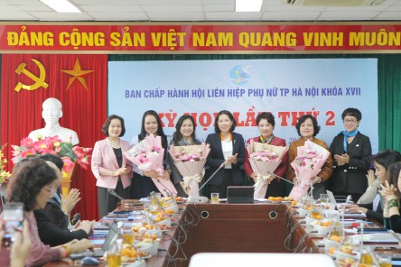 Ban Chấp hành Hội Liên hiệp phụ nữ Hà Nội khóa XVII tổ chức kỳ họp lần thứ hai để thông qua nhiều nội dung quan trọng