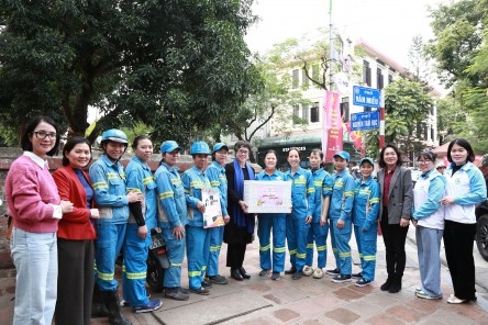 Hội LHPN Hà Nội thăm, chúc Tết cán bộ, công nhân môi trường đô thị Hà Nội nhân dịp Tết Bính Ngọ 2026