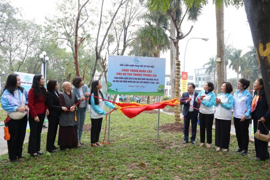 Tết trồng cây “Đời đời nhớ ơn Bác Hồ” tại Công viên Võ Thị Sáu