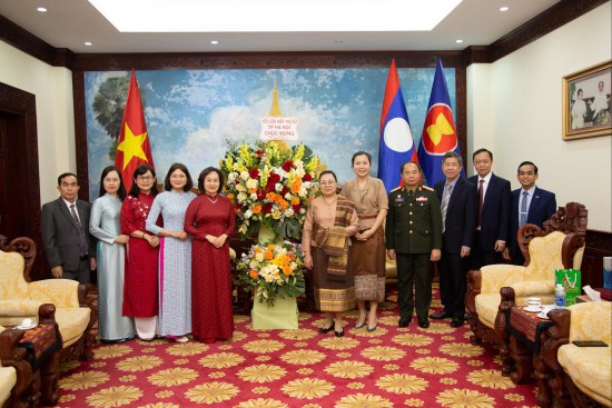 Hội LHPN Hà Nội thăm, chúc Tết Đại sứ quán Lào, Campuchia tại Việt Nam