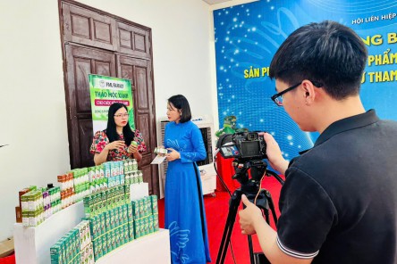 Phụ nữ Thủ đô đẩy mạnh chuyển đổi số trong kinh tế tập thể