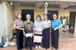 Mẹ đỡ đầu với hành trình “Lan tỏa yêu thương”