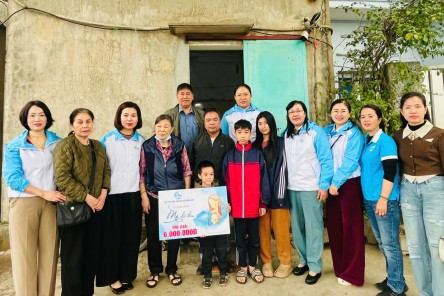 Mô hình “Mẹ đỡ đầu” ở Đông Anh: Điểm tựa được gieo từ yêu thương