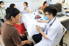 Mở lối đột phá trong bảo vệ và nâng cao sức khỏe nhân dân