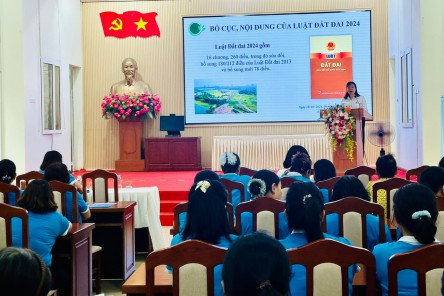Đẩy mạnh tuyên truyền Luật Đất đai và hỗ trợ pháp lý cho phụ nữ