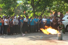 Phụ nữ Thanh Oai chủ động trang bị kỹ năng phòng cháy, chữa cháy và cứu nạn, cứu hộ
