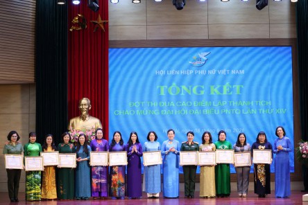 Hội LHPN Hà Nội nhận Bằng khen trong Đợt thi đua chào mừng Đại hội Phụ nữ toàn quốc XIV