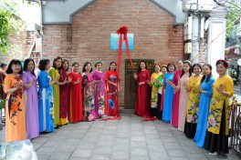 Ra mắt mô hình “Phụ nữ tham gia xây dựng di tích lịch sử kiểu mẫu thực hiện quy tắc ứng xử nơi công cộng” tại đền Trung Nha