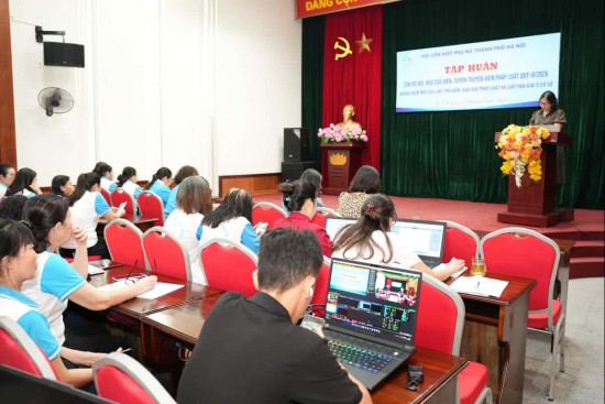 Hội LHPN Hà Nội: Tập huấn nâng cao kiến thức pháp luật cho cán bộ Hội, báo cáo viên, tuyên truyền viên pháp luật